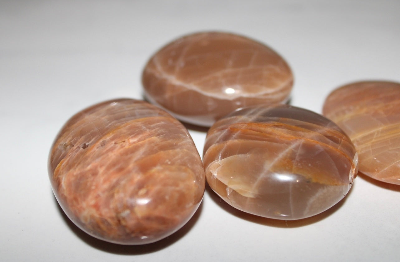 Palm Stones – Jade & Geodes